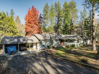 556 Carrollwood Dr, Grants Pass, OR 97527