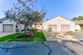 2883 Harmony Ct SW, Wyoming, MI 49519
