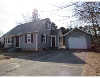 9 Mountain View Cir, Southampton, MA 01073