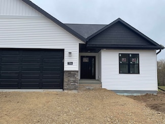 714 N Main St Unit 8, Fall River, WI 53932