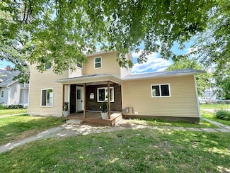 408 S 3rd St, Marshalltown, IA 50158