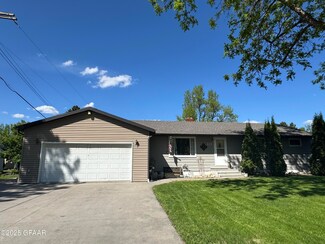 115 7th Ave S, Crookston, MN 56716