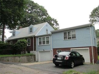 10 Victoria St, Milton, MA 02186