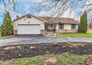 915 Douglas Ln, Pacific, MO 63069