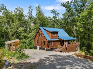585 Valley View Heights Ln, Andrews, NC 28901