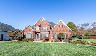 2629 Flagstick Dr, Matthews, NC 28104