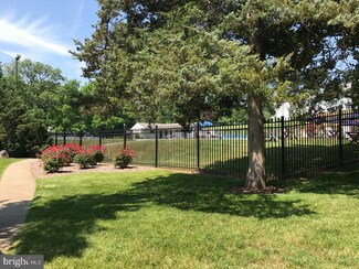 806 Independence Dr, Harleysville, PA 19438