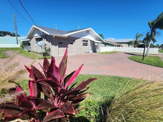 105 Desoto Dr, New Smyrna Beach, FL 32169