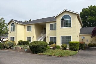 3963 Arrowhead Dr, Medford, OR 97504