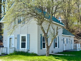 35 Water St, MacHias, ME 04654