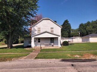 411 13th St, Carlyle, IL 62231