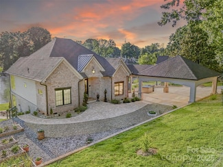 445 Sundown Rd, Mooresville, NC 28117