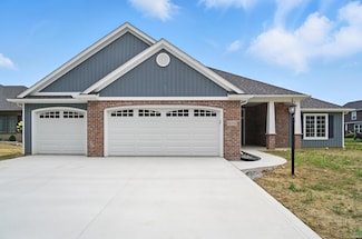 1634 White Fawn Dr, New Haven, IN 46774