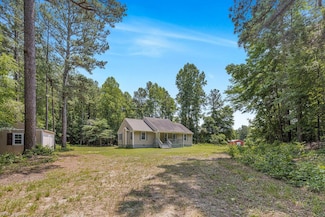28554 Pulley Dr, Courtland, VA 23837