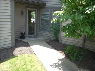 125 S Bayshore Dr Unit 2, Columbiana, OH 44408