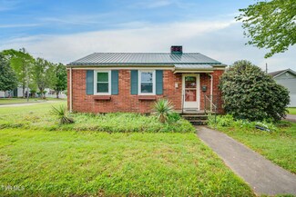 1121 Midland Dr, Kingsport, TN 37664