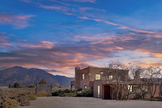 1525 Whitewater, El Prado, NM 87529