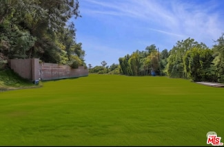 9338 1/2 Hazen Dr, Beverly Hills, CA 90210