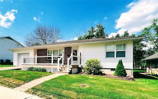 218 W Hickory St, Paris, MO 65275