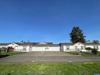 4455 Blueberry (-4445) Ln NE, Salem, OR 97305
