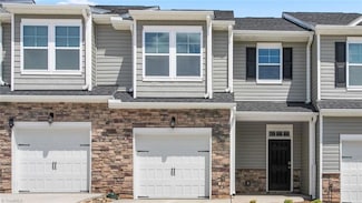 1420 Amberview Ln, Kernersville, NC 27284