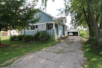 1525 Solfisburg Ave, Aurora, IL 60505