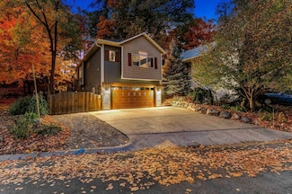 3041 Inverness Ln, Mound, MN 55364