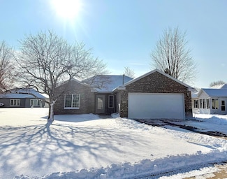84 Willow Creek Dr, Waite Park, MN 56387
