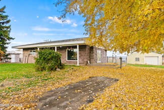 4605 Ahtanum Rd, Yakima, WA 98903