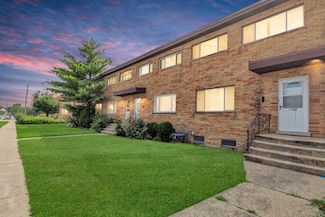 1968 S Chestnut St, Des Plaines, IL 60018
