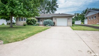 310 W Michigan Ave, Metamora, IL 61548