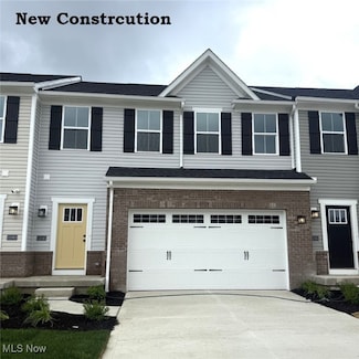 31045 Blooming Ln, Olmsted Falls, OH 44077