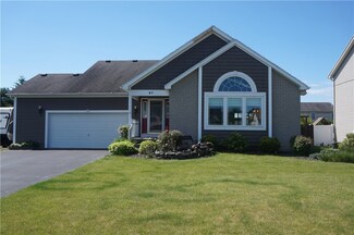 97 Daylilly Ln, Rochester, NY 14626