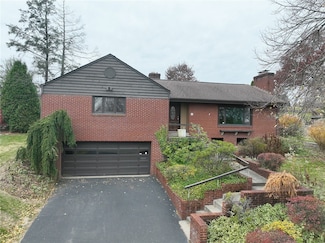 86 Country Club Dr, Pittsburgh, PA 15241