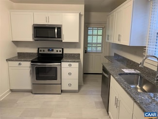 1613 Del Mar Dr, Charlottesville, VA 22903