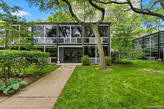 1351 Nicolet Place, Detroit, MI 48207