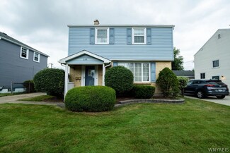 226 Woodcrest Dr, Buffalo, NY 14220
