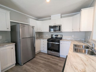 50 E Arizona Unit 50, Belleville, MI 48111
