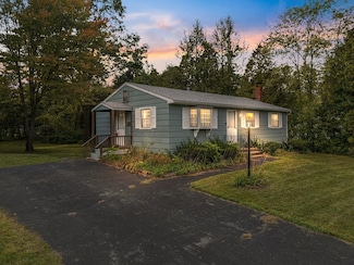 30 Riverlawn Ave, Rochester, NH 03868