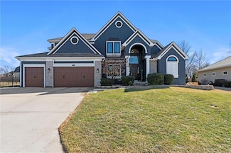 4209 NE Tremont Cir, Lees Summit, MO 64064