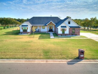10071 Lacewood Dr, Edmond, OK 73025