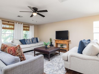 235 Herrera Trail, Hutto, TX 78634