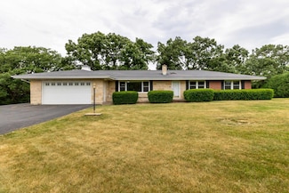 9779 Military Rd, Dubuque, IA 52003