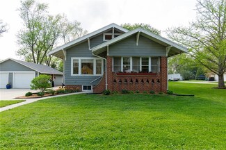 1205 N C St, Indianola, IA 50125