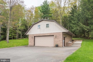 206 Mayhew Inn Rd, Oakland, MD 21550