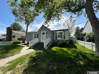 510 N 3rd St E, Riverton, WY 82501