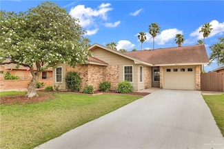 912 Palm Dr, Alamo, TX 78516