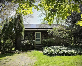 214 Pequot Ave, Mystic, CT 06355