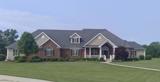 13722 Mill Rd, Fort Wayne, IN 46816