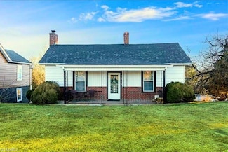 318 E Independence Blvd, Mount Airy, NC 27030